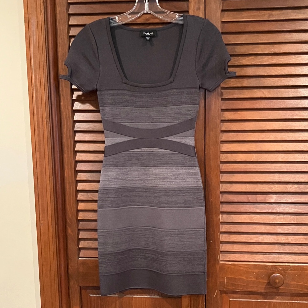 BEBÉ GRAY SHORT SLEEVE DRESS NWOT SMALL